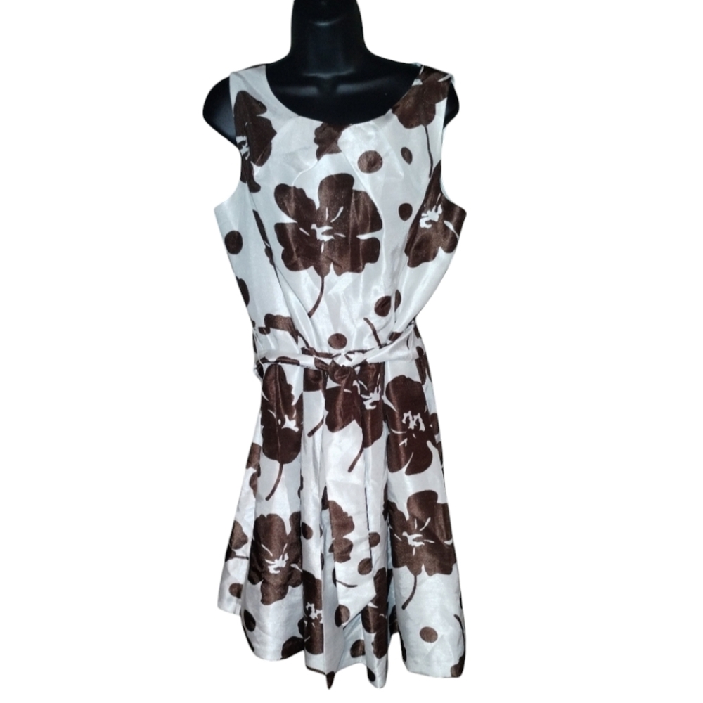 Jessica Howard beautiful white and brown floral dress size 10, belted